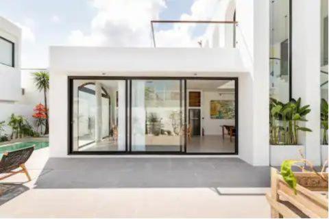 Pendet Bali Lux Eco 2b Med Villa Canggu